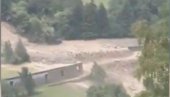 HITNA EVAKUACIJA: Poplave i klizišta, saobraćaj zaustavljen (VIDEO)