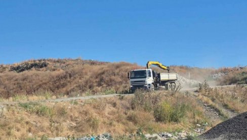 БЕЗ РАДНИКА ДОК ТРАЈУ ВРУћИНЕ: Појачане мере надзора на депонији у Обреновцу