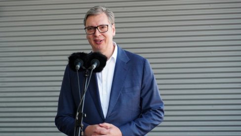 ZAMISLITE SKAČETE PO KONTEJNERU I KAŽETE USPELA NAM JE REVOLUCIJA Vučić: Znaju oni da ovde nema nikakvog nasilja ZAMISLITE SKAČETE PO KONTEJNERU I KAŽETE USPELA NAM JE REVOLUCIJA Vučić: Znaju oni da ovde nema nikakvog nasilja