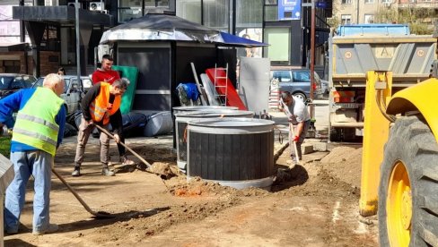 POSTAVLJENI PODZEMNI KONTEJNERI: Unapređenje upravljanja komunalnim otpadom POSTAVLJENI PODZEMNI KONTEJNERI: Unapređenje upravljanja komunalnim otpadom