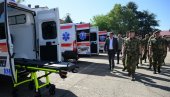 ДЕСЕТ НОВИХ САНИТЕТСКИХ ВОЗИЛА ЗА ВОЈСКУ СРБИЈЕ: Примопредаји присуствовали Мојсиловић и Гашић (ФОТО)