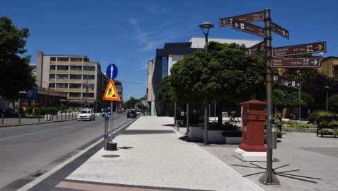 GRAĐEVINSKA INSPEKCIJA, ZBOG STATIČKIH NEPRAVILNOSTI, ZATVORILA PUNKT ZA JAVNI MEĐUMESNI SAOBRAĆAJ   Krov parkirao Autobusku stanicu