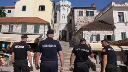 ЛЕТО УЗ ЗАЈЕДНИЧКЕ ПАТРОЛЕ: Полицајци из ЦГ са колегама из региона и Европе ЛЕТО УЗ ЗАЈЕДНИЧКЕ ПАТРОЛЕ: Полицајци из ЦГ са колегама из региона и Европе