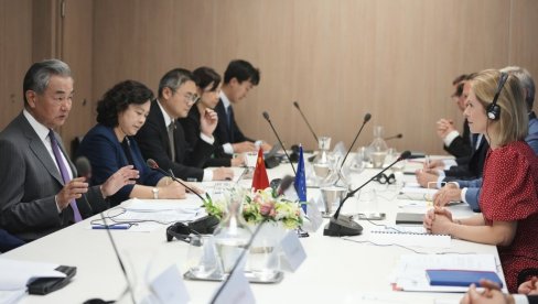 EU POJAČAVA PRITISAK NA KINU: Otkriveni svi detalji sastanka Kaje Kalas i Vang Lija EU POJAČAVA PRITISAK NA KINU: Otkriveni svi detalji sastanka Kaje Kalas i Vang Lija