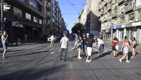 REČI BIVŠEG DIREKTORA LAZE KOJE SE DANAS OBISTINJUJU: Samo pet odsto ovih ljudi može da ugrozi život 95 odsto ostalih (FOTO)