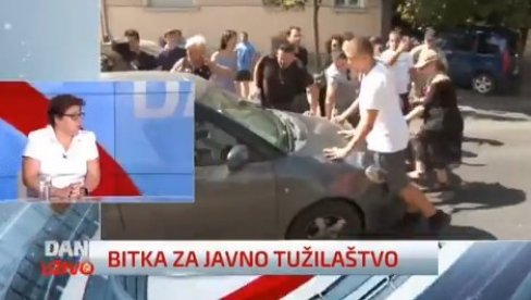 ТУЖИТЕЉКА ЗАПУШИЛА УСТА Н1 ПРОПАГАНДИСТИМА: Улице се не смеју блокирати, грађанска непослушност носи последице! ТУЖИТЕЉКА ЗАПУШИЛА УСТА Н1 ПРОПАГАНДИСТИМА: Улице се не смеју блокирати, грађанска непослушност носи последице!