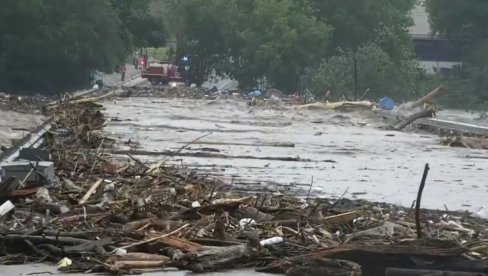 UŽAS U TEKSASU: Broj žrtava poplava povećan na 27, među njima devetoro dece (VIDEO/FOTO)