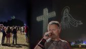 UKAZALA IM SE GOSPA NA NEBU Jato dronova formiralo i križ - veličaju ustaštvo, a ističu krst i Bogorodicu (VIDEO)
