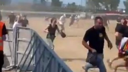 USTAŠKA MLADEŽ: Bizaran video - ovako jurišaju da zauzmu mesto na Tompsonovom kocertu (VIDEO)