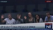 ТОМПСОНОВ КОНЦЕРТ ОТКРИО СВЕ! Погледајте какав усташа држи лекцију српским блокадерима, а они му се смешкају и поздрављају га (ВИДЕО) ТОМПСОНОВ КОНЦЕРТ ОТКРИО СВЕ! Погледајте какав усташа држи лекцију српским блокадерима, а они му се смешкају и поздрављају га (ВИДЕО)