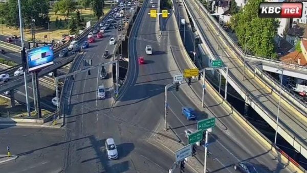 СВИ МОСТОВИ ПРОХОДНИ: Блокадери усред ноћи променили план шта ће блокирати (ФОТО) СВИ МОСТОВИ ПРОХОДНИ: Блокадери усред ноћи променили план шта ће блокирати (ФОТО)