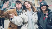 SVO LICEMERJE BLOKADERA: Pumpa na protestima protiv Vučića, a drži lokal u Vučićevom Beogradu na vodi (FOTO)