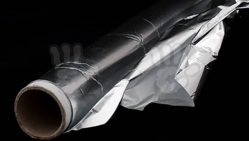 ALUMINIJUMSKU FOLIJU NAJČEŠĆE POGREŠNO KORISTIMO: Evo čemu služi sjajna, a čemu mat strana