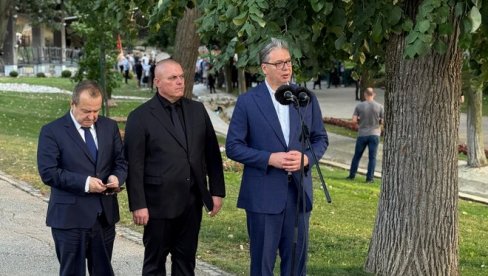 SVE SNAGE POLICIJE ANGAŽOVANE NA GAŠENJU POŽARA Vučić: Molim sve ove što ruše svoju državu da razmisle malo o tome SVE SNAGE POLICIJE ANGAŽOVANE NA GAŠENJU POŽARA Vučić: Molim sve ove što ruše svoju državu da razmisle malo o tome