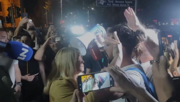 ДОБРО ПОГЛЕДАЈТЕ НАРЕДНЕ ПРИЗОРЕ И ОДГОВОРИТЕ: Каква би Србија била када би овакви дошли на власт? ДОБРО ПОГЛЕДАЈТЕ НАРЕДНЕ ПРИЗОРЕ И ОДГОВОРИТЕ: Каква би Србија била када би овакви дошли на власт?