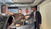 ПОБЕДНИЧКА НАГРАДА: Звезда Гранда за 2025. годину, Никола Станишић преузео аутомобил (ФОТО)
