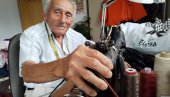 PENZIJA DUŽA OD RADNOG STAŽA: Milosav Todorović Mile (92), jedini krojač narodnog odela u Jagodini