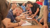 GRAĐANI JASNO REKLI NE KURTIJEVIM MOSTOVIMA Srpska lista: Za jedanaest sati sakupljeno 3.628 potpisa