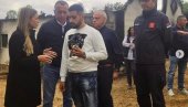 NAŠI LJUDI ZNAJU DA NISU SAMI U TEŠKIM TRENUCIMA Ministarka Mesarović posetila porodicu Milić iz Knića koja je pretrpela štetu u požarima