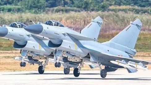 ИРАН СЕ ОЗБИЉНО НАОРУЖАВА: Техерану стижу моћни кинески авиони Ј-10 (ФОТО)