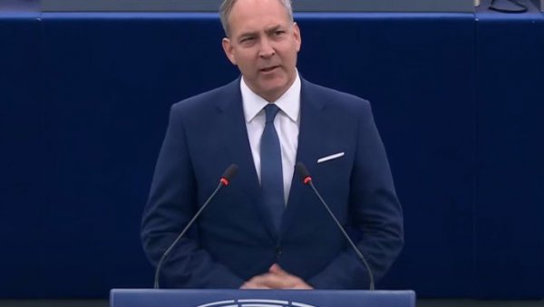 БАРТУЛИЦА ПУМПА: Ево шта о Србима каже онај коме су блокадери тапшали у Бриселу БАРТУЛИЦА ПУМПА: Ево шта о Србима каже онај коме су блокадери тапшали у Бриселу