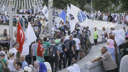 SREBRENICA KAO DEŽURNI ŽETON PROTIV SRBIJE: Kako se bliži 30. godišnjica zločina u istočnoj BiH, Bošnjaci opet žigošu srpski narod SREBRENICA KAO DEŽURNI ŽETON PROTIV SRBIJE: Kako se bliži 30. godišnjica zločina u istočnoj BiH, Bošnjaci opet žigošu srpski narod
