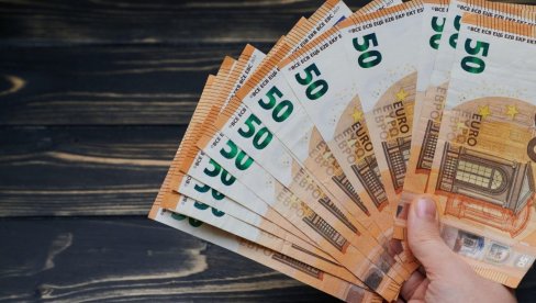 DIGITALNI EVRO KAO SLAMKA SPASA: ECB želi da smanji oslanjanje na američke platne sisteme DIGITALNI EVRO KAO SLAMKA SPASA: ECB želi da smanji oslanjanje na američke platne sisteme