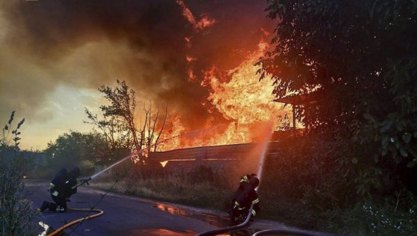 БРИТАНСКЕ РАКЕТЕ ПОГОДИЛЕ ВИТАЛАН ОБЈЕКАТ У РУСИЈИ: Страдало срце руског војног комплекса (ВИДЕО) БРИТАНСКЕ РАКЕТЕ ПОГОДИЛЕ ВИТАЛАН ОБЈЕКАТ У РУСИЈИ: Страдало срце руског војног комплекса (ВИДЕО)