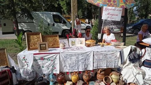 ТРАДИЦИЈА СТАРИХ ЗАНАТА: Занатско село у Зрењанину    