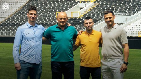 PODRHTAVA HUMSKA: Partizan doveo reprezentativnog golmana, ali ne samo njega (VIDEO) PODRHTAVA HUMSKA: Partizan doveo reprezentativnog golmana, ali ne samo njega (VIDEO)