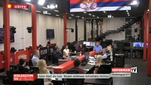 SPAŠAVAMO BLOKADERE OD BATINA NARODA Vučić: Pogledajte koliko su ulagali u NVO sektor da bi razvaljivali fundament srpskog seljaka SPAŠAVAMO BLOKADERE OD BATINA NARODA Vučić: Pogledajte koliko su ulagali u NVO sektor da bi razvaljivali fundament srpskog seljaka