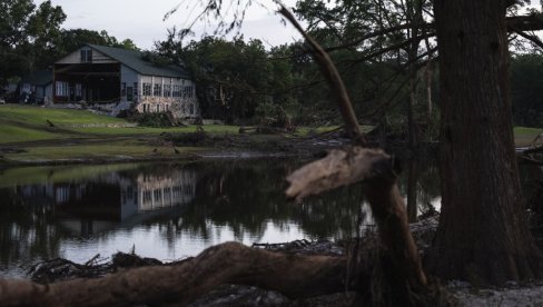 POPLAVE U TEKSASU: Najmanje 129 osoba poginulo, 166 nestalih POPLAVE U TEKSASU: Najmanje 129 osoba poginulo, 166 nestalih