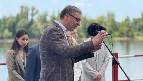 VUČIĆ O N1: Oni su jedan dan najveći mrzitelji Putina, ali ako im odgovara poljubiće ga i u zadnjicu, samo ako bi taj rekao nešto protiv mene VUČIĆ O N1: Oni su jedan dan najveći mrzitelji Putina, ali ako im odgovara poljubiće ga i u zadnjicu, samo ako bi taj rekao nešto protiv mene
