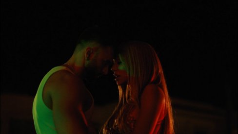 BITNO MI JE BILO DA SVE IZGLEDA ISTINITO: Edita Aradinović u zavodljivom plesu sa Špancem (FOTO) BITNO MI JE BILO DA SVE IZGLEDA ISTINITO: Edita Aradinović u zavodljivom plesu sa Špancem (FOTO)