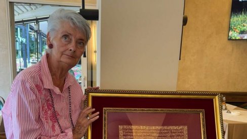 SKRIVENI PUT U TRAUMATIČNOM VREMENU I SVETU: Pesnikinja Tanja Kragujević, dobitnica nagrade “Jefimijin vez” za “Kratka istorija trenutkka” SKRIVENI PUT U TRAUMATIČNOM VREMENU I SVETU: Pesnikinja Tanja Kragujević, dobitnica nagrade “Jefimijin vez” za “Kratka istorija trenutkka”
