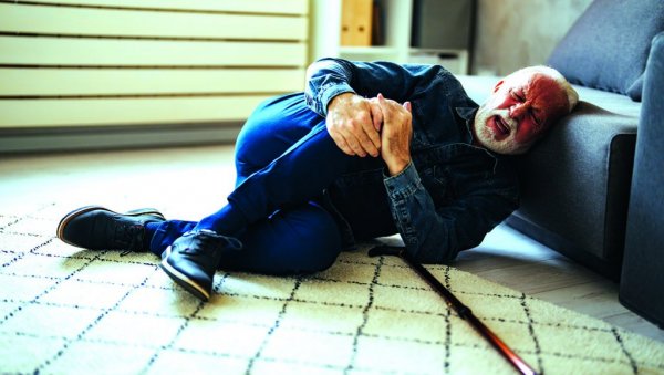 ШТА САВЕТУЈУ ЛЕКАРИ: Од вртоглавица пати чак 40 одсто старијих од 65 година ШТА САВЕТУЈУ ЛЕКАРИ: Од вртоглавица пати чак 40 одсто старијих од 65 година