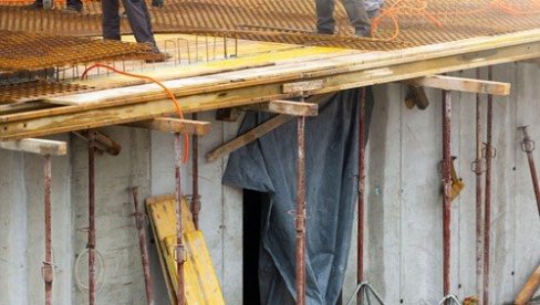 BAGERIMA NA DIVLJE OBJEKTE: Odzvonilo bespravnoj gradnji od mora do Durmitora BAGERIMA NA DIVLJE OBJEKTE: Odzvonilo bespravnoj gradnji od mora do Durmitora