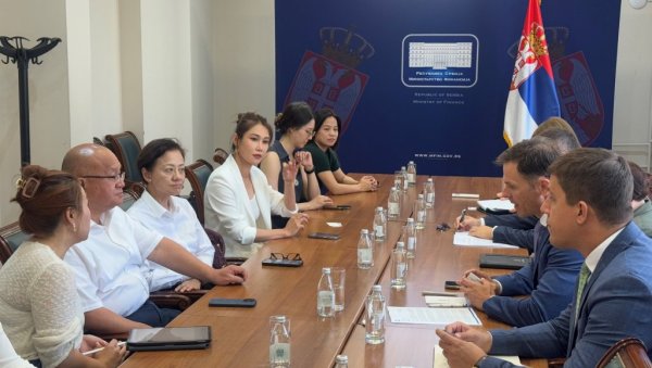 ГРАДИЋЕ ФАБРИКУ И У ИНЂИЈИ: Министар Мали са челницима кинеске компаније Минт ГРАДИЋЕ ФАБРИКУ И У ИНЂИЈИ: Министар Мали са челницима кинеске компаније Минт