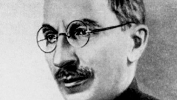 ДАНАС ЈЕ ШКОЛА ИЗГУБИЛА СВОЈУ ДРУШТВЕНУ УЛОГУ: Школа губи улогу, а њене потврде о нечијем знању - дипломе - у реалном животу све мање значе ДАНАС ЈЕ ШКОЛА ИЗГУБИЛА СВОЈУ ДРУШТВЕНУ УЛОГУ: Школа губи улогу, а њене потврде о нечијем знању - дипломе - у реалном животу све мање значе