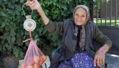 BAKA VERINE BRESKVE MIRIŠU NA DUŠU: Vera Stefanović (93) iz Smedereva ima najduži staž trgovca