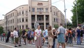 KOLUMNA VESNE KNEŽEVIĆ: Blokadna revolucija i profit stečenih prava
