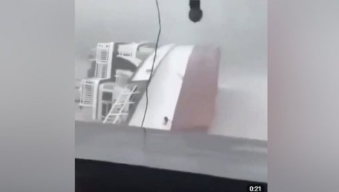 STRAVIČAN BRODOLOM U VIJETNAMU: Najmanje 34 ljudi poginulo, spasioci izvukli tek nekoliko putnika (VIDEO) STRAVIČAN BRODOLOM U VIJETNAMU: Najmanje 34 ljudi poginulo, spasioci izvukli tek nekoliko putnika (VIDEO)