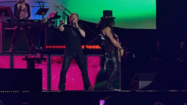 Више од ТРИ САТА рок спектакла на Ушћу! Guns n’ Roses одржали концерт пред 50.000 који ће ући  У ЛЕГЕНДУ