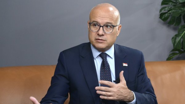 КАД ГОД СРБИЈА ПОДИГНЕ ГЛАВУ СПОЉА НАМ СЕ КРЕИРАЈУ СУКОБИ: Интервју - Милош Вучевић, лидер Српске напредне странке