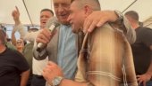 ФЕШТА ЗА ПАМЋЕЊЕ: Додик узео Баји микрофон и запевао чувени хит (ВИДЕО)