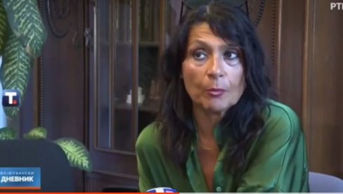 DEKANKA FILOLOŠKOG ŠOKIRANA PONAŠANJEM BLOKADERA: Zgubidani zapretili svima koji žele da rade i uče (VIDEO) DEKANKA FILOLOŠKOG ŠOKIRANA PONAŠANJEM BLOKADERA: Zgubidani zapretili svima koji žele da rade i uče (VIDEO)