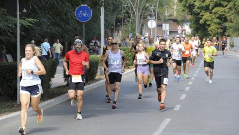 VEĆ PRIJAVLJENO 500 TAKMIČARA: Uveliko traju pripreme za drugu uličnu atletsku trku u Kraljevu VEĆ PRIJAVLJENO 500 TAKMIČARA: Uveliko traju pripreme za drugu uličnu atletsku trku u Kraljevu