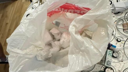 U STANU KOKAIN, MARIHUANA I ELEKTRONSKE CIGARETE SA ULJEM KANABISA: U Novom Sadu uhapšen osumnjičeni za trgovinu narkoticima