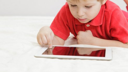 DECA ZA PRIJATELJA BIRAJU MAŠINU: Kako da zaštitimo najmlađe od zloupotreba na internetu (7) DECA ZA PRIJATELJA BIRAJU MAŠINU: Kako da zaštitimo najmlađe od zloupotreba na internetu (7)