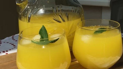 SAVRŠENO OSVEŽAVA U LETNJIM DANIMA: Turska limunada sa pomorandžom (VIDEO)